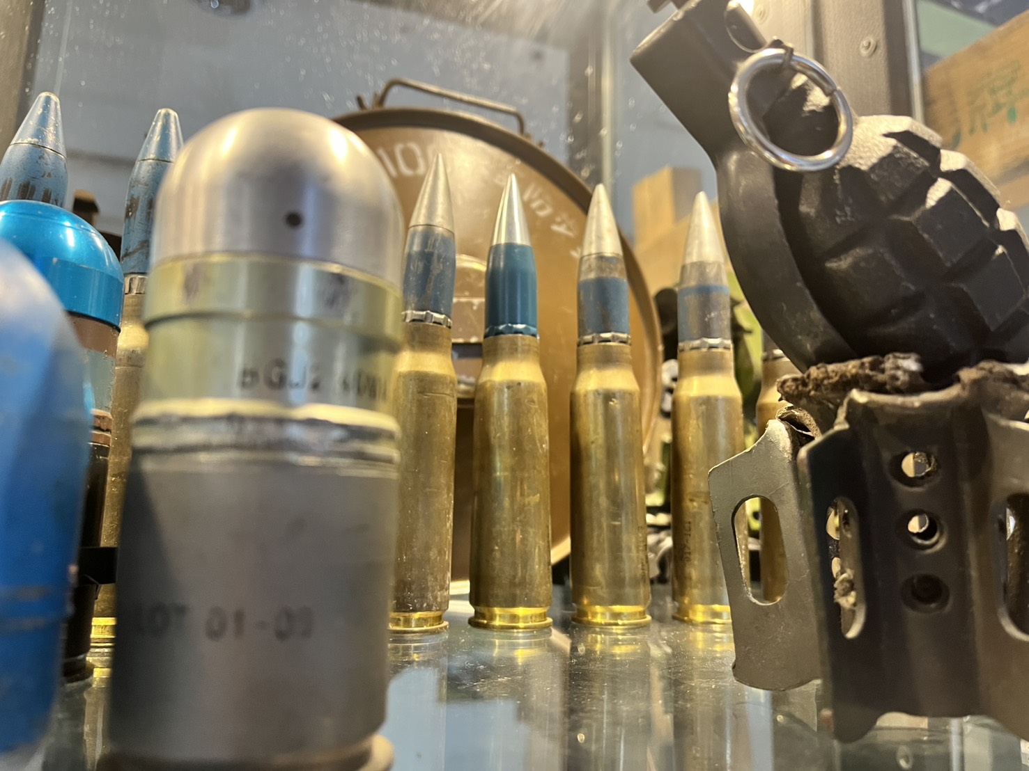 戰爭藝術品典藏展示櫃